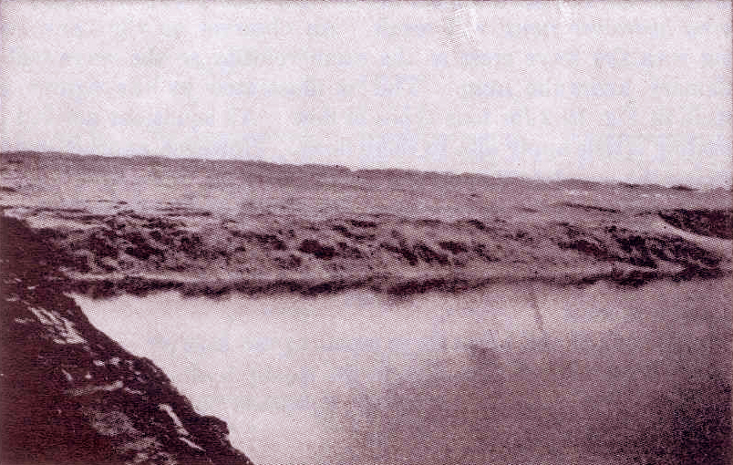 Tidal bore on the Chien Tang River, China