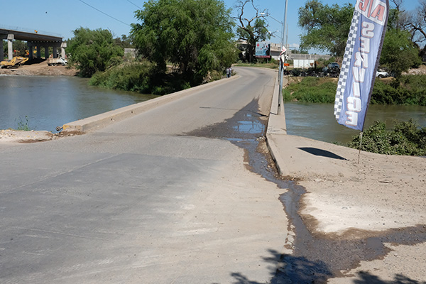  Large concrete ford on the Jaguaribe river at Jaguaribira, Ceara, Brazil